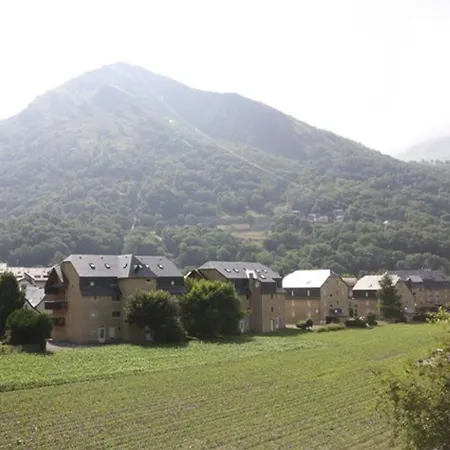 Appartement Calme Proche Centre, Parking Et Balcon, Saint-lary - Fr-1-296-194 *