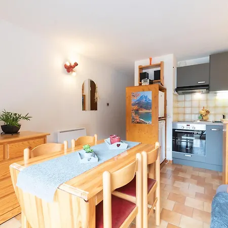 Calme Proche Centre, Parking Et Balcon, Saint-lary - Fr-1-296-194