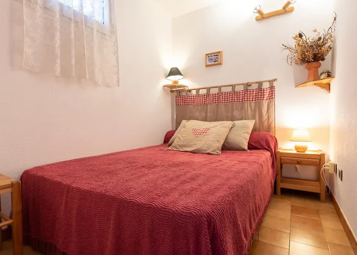 Calme Proche Centre, Parking Et Balcon, Saint-lary - Fr-1-296-194 * サン・ラリー・スラン