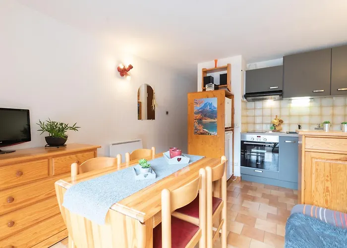 Calme Proche Centre, Parking Et Balcon, Saint-lary - Fr-1-296-194